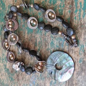 NWOT Mixed Media Earthy Bohemian Shell & Silver Necklace & Earring Set